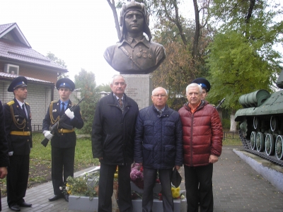 Открыт памятник Герою-танкисту
