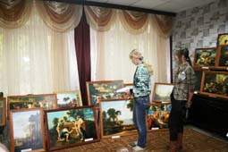 В социальном приюте для детей и подростков при содействии Общественной палаты Воронежской области прошла выставка фломандской живописи XVIII века